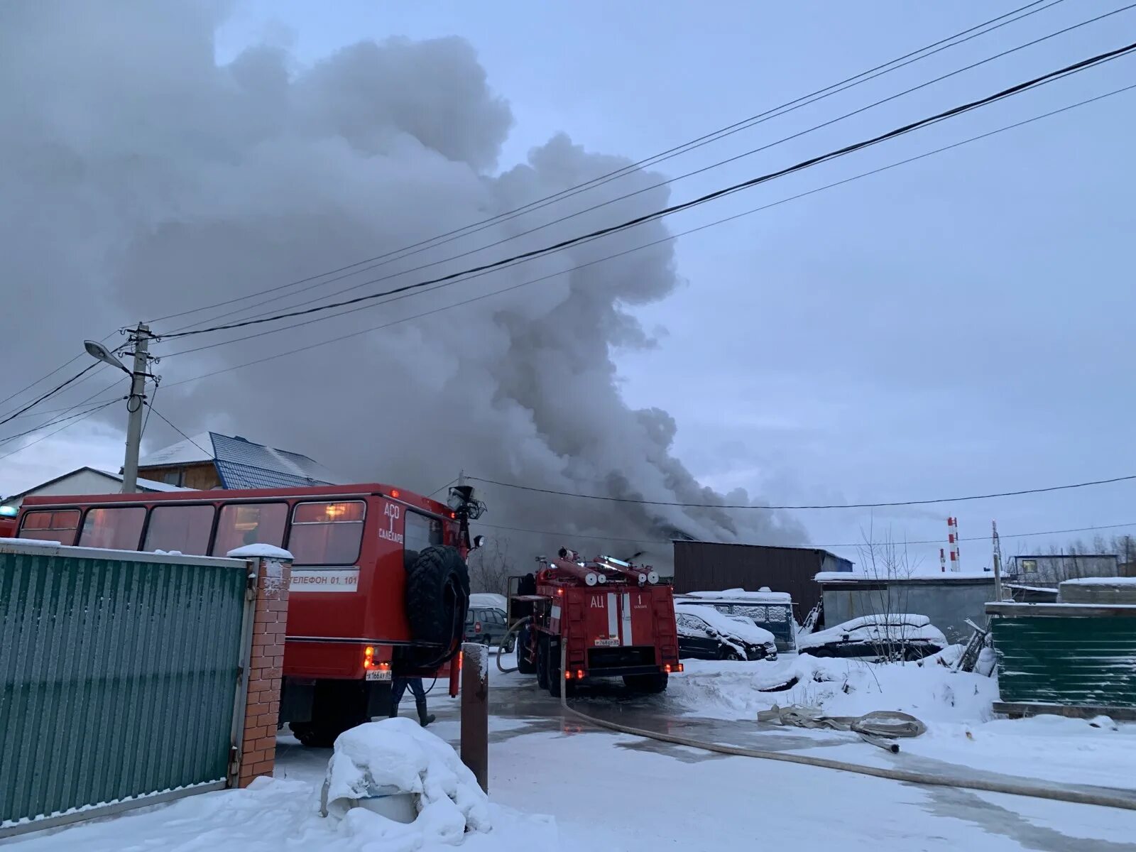 Пожар в Салехарде. Пожар в Салехарде сейчас. Салехард район комбинат. Пожар в Салехарде сегодня. Новости салехарда сегодня последние