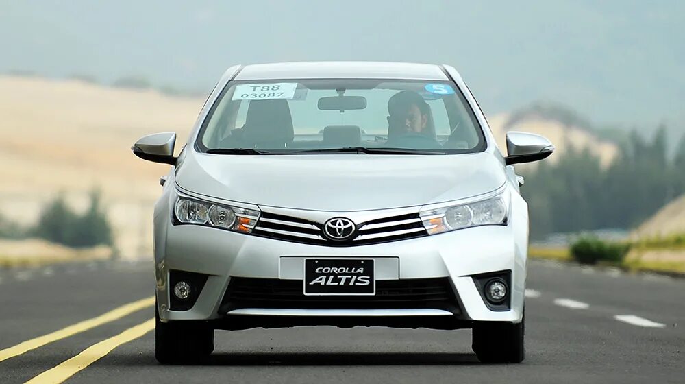 Corolla altis