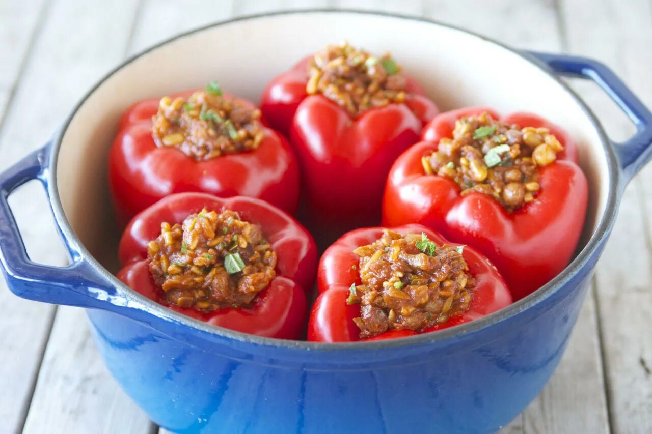 Маринованный болгарский перец. Болгарский вкусно перец. Болгарский сладкий перец. Маринованные овощи. Лечо из болгарского перца с помидорами.