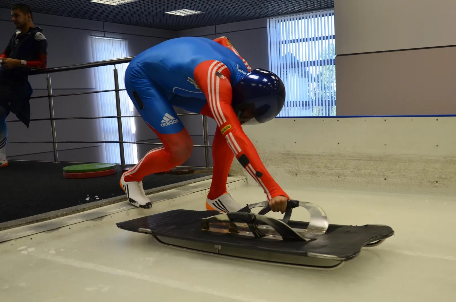 бобслей скелетон и санный спорт. санный спорт фото. скелетон елена никитина 2019. скелетон чемпионат. александр третьяков скелетонист.