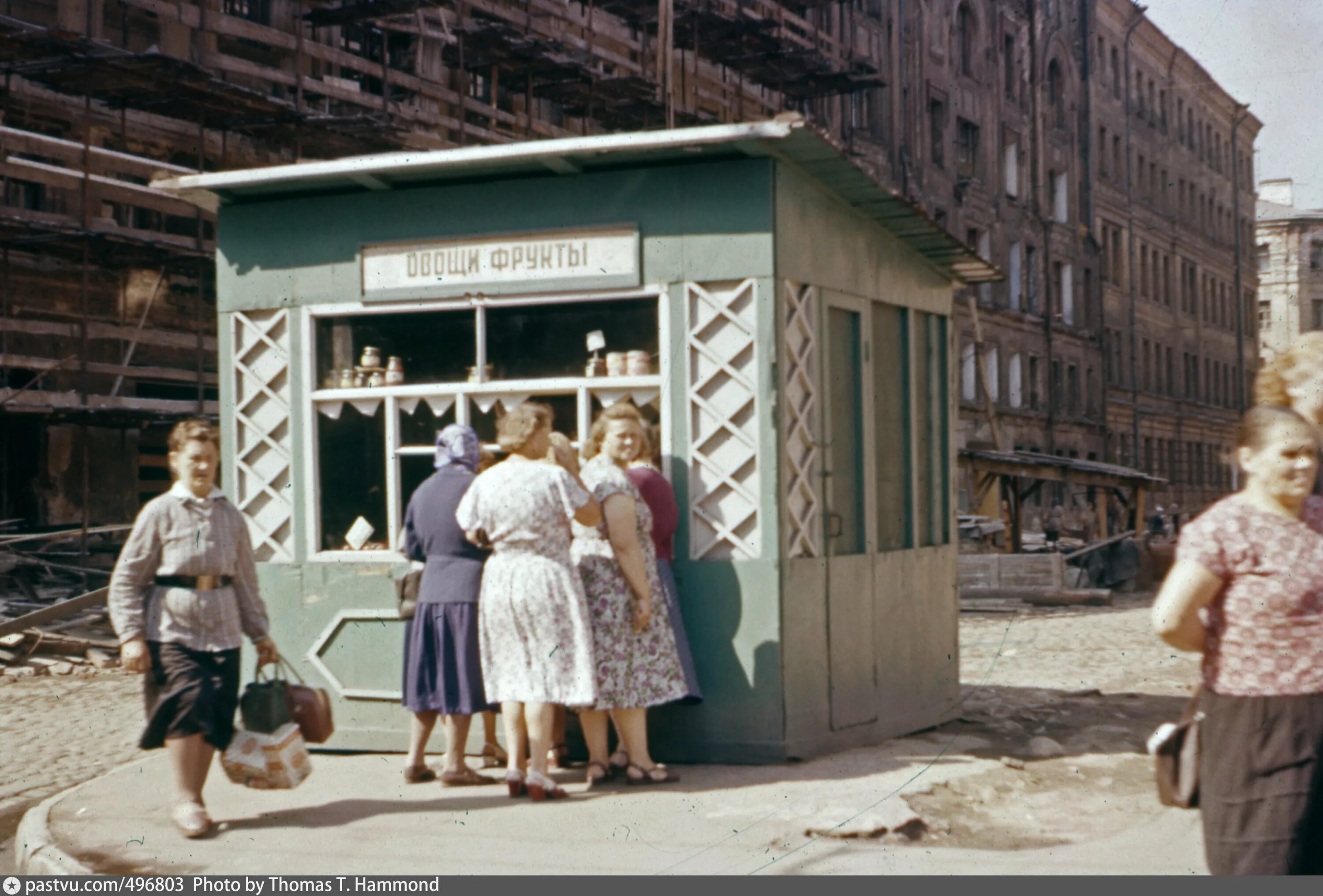 Жизнь нашей страны в 1950 1970 годы. Советские люди. Советские люди 1950. Советские люди 50-х годов. СССР 60-Е годы.