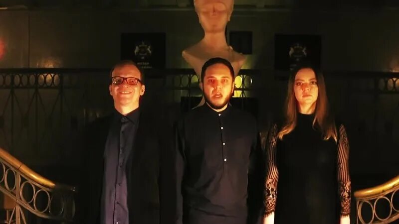 Якубович в национальном костюме. Ночь в музее якубовича. Ночь в музее якубовича клип. Ночь в музее якубовича. Ян якубович.