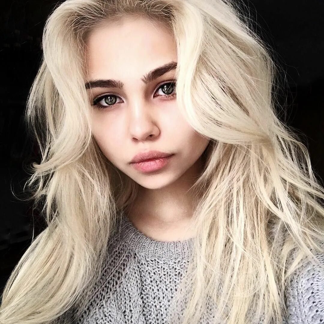 21 blonde. Красивые девушки 17 лет блондинки. Блондинка 16 лет красивая. Топовые девушки блондинки.