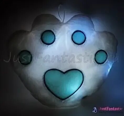 Садовый светильник лапки. Светящиеся лапки. Пушистое светящееся кружево. Светящаяся лапа собаки. Светящиеся лапки.