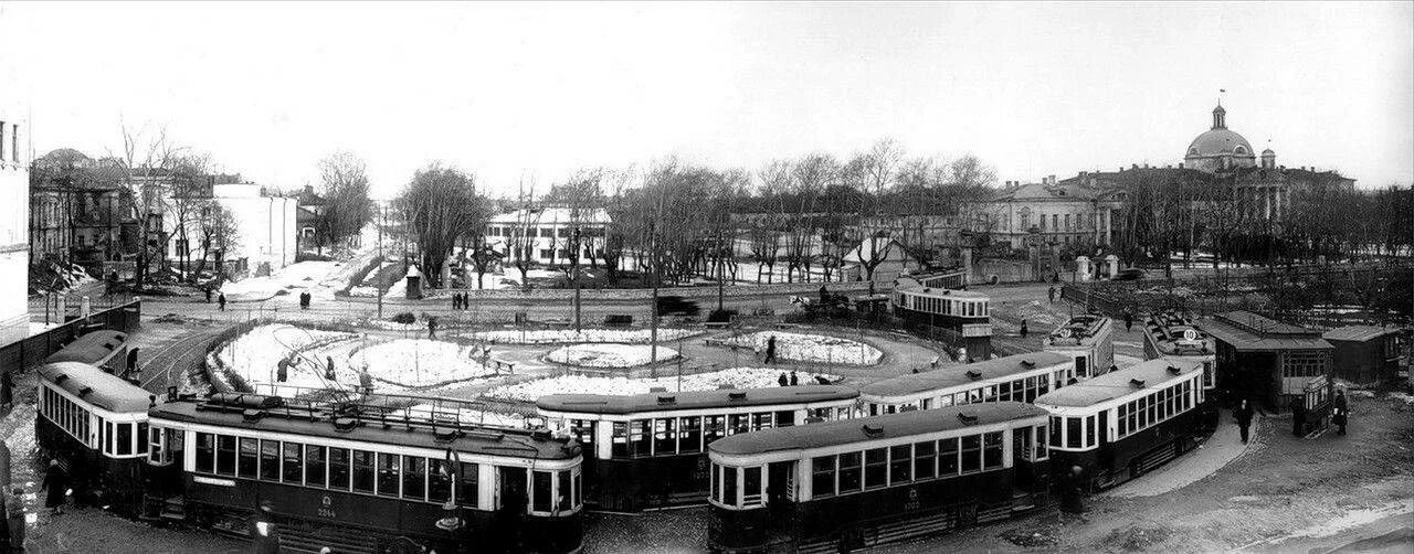 Какой была в 1930 г. Москва трамвай в 1920е. московский трамвай в 1930. трамвай 1930 москва. трамвай 1930-х годов москва.