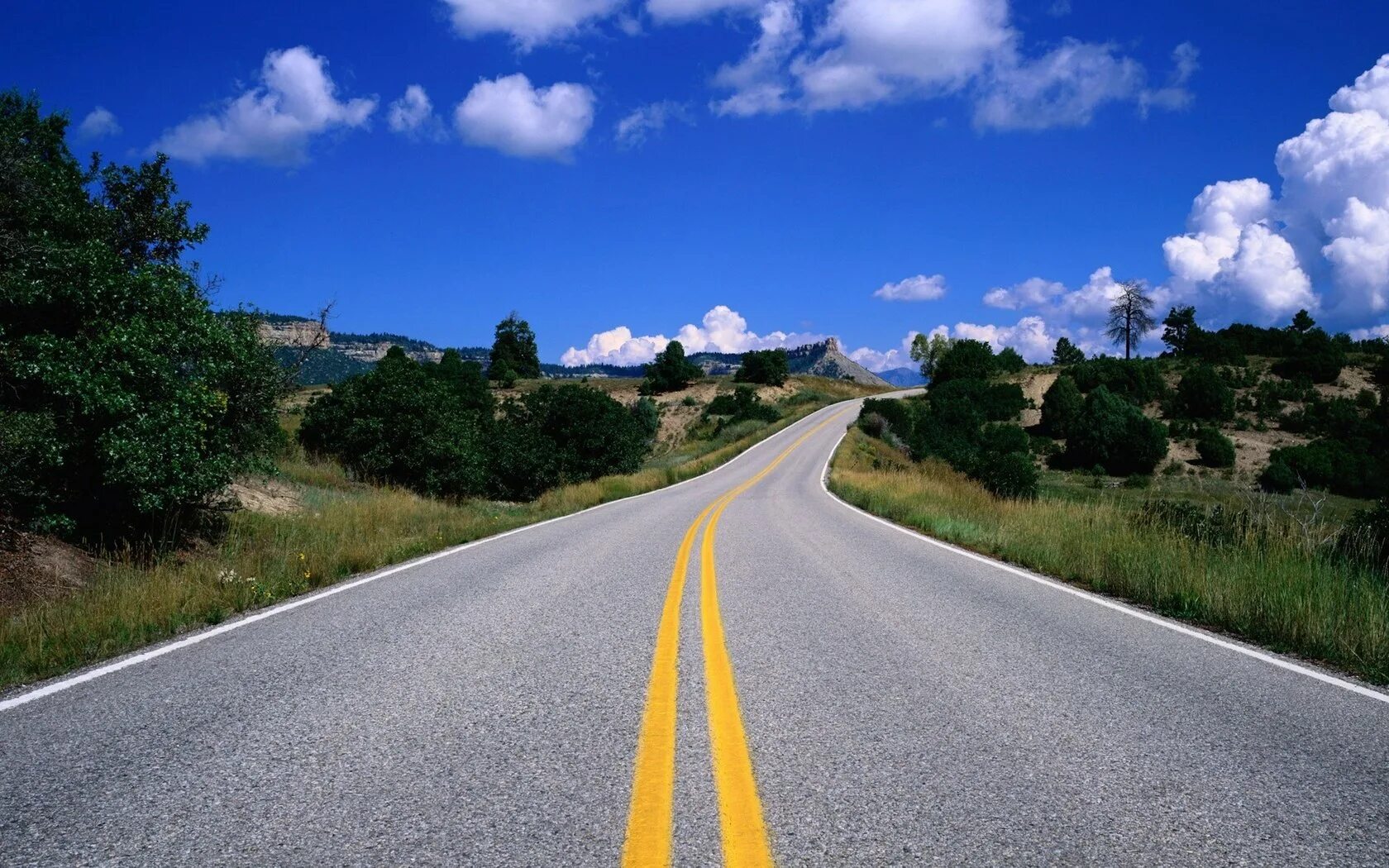 Road views. Красивые дороги. Фон дорога. Дорога к небу. Красивая дорога.