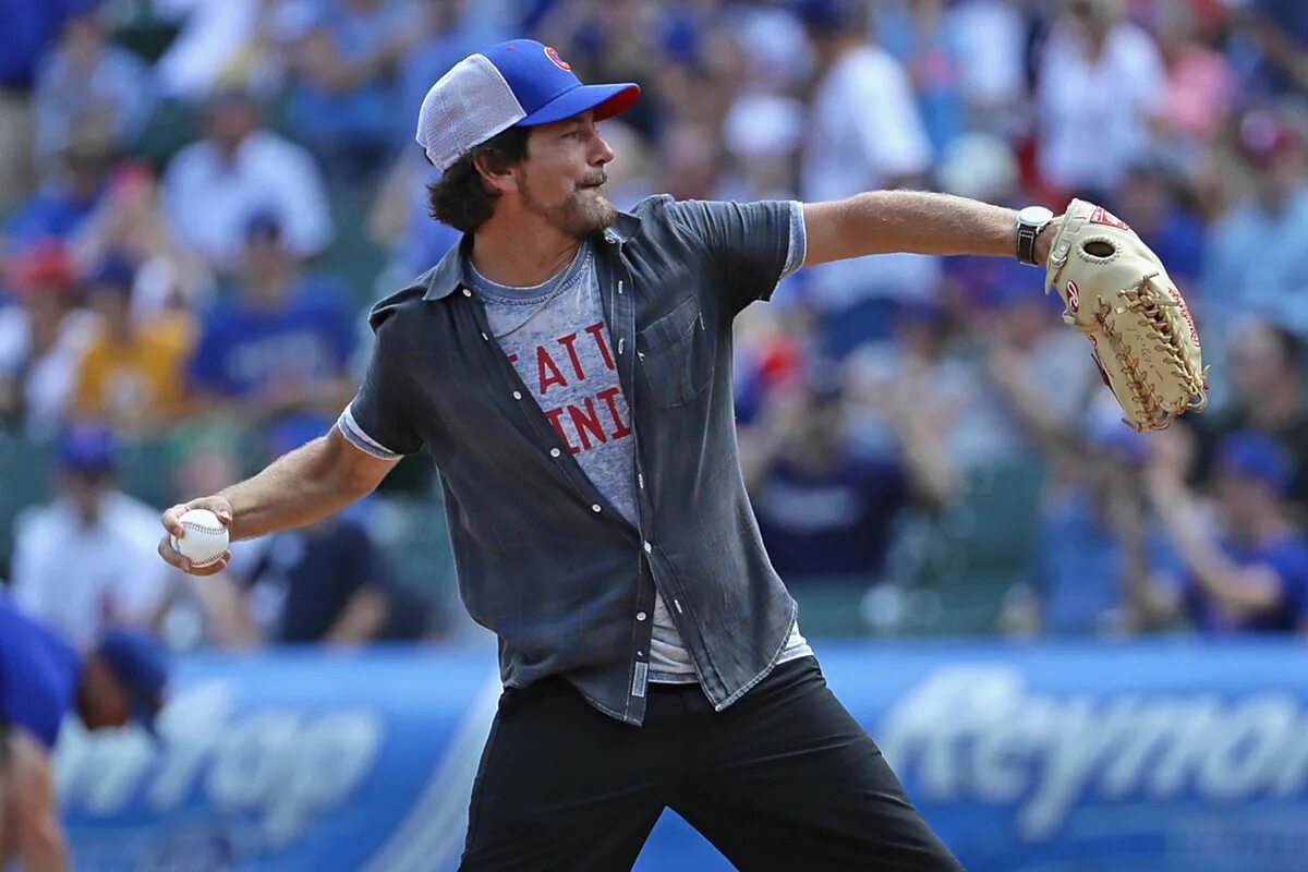 Бейсбол музыка. MLB Adrian. Baseball cap playing Baseball. Новые фото МЛБ 2023. MLB Fall.