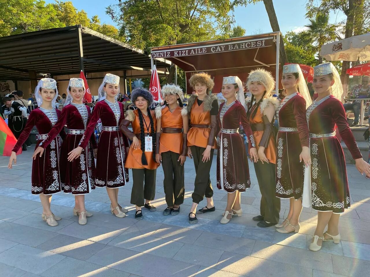 Кавказские танцы черкесск. Группа черкесия. Ансамбль черкесия. Группа черкесия. Ансамбль черкесия солисты.