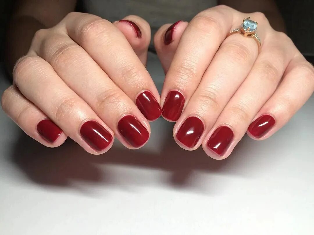 Маникюр однотонное покрытие. Шеллак для ногтей. Маникюр шеллак. Цвет шеллака на короткие ногти. Маникюр на короткие ногти шеллак.