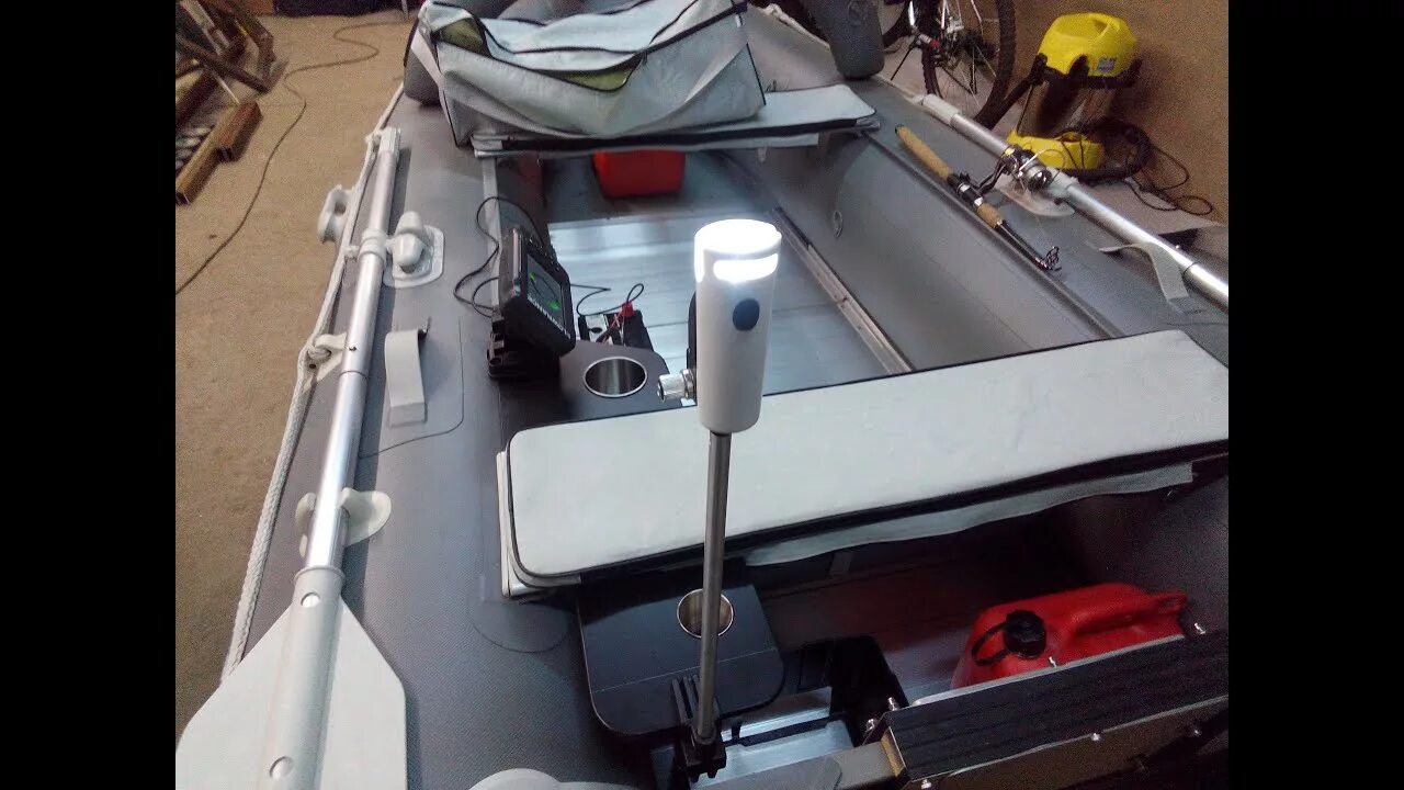 Как установить на лодку пвх. 6. Рулевая консоль для лодки кайман 350. Лодка пвх 300 навесной транец. Ходовой огонь на лодку terhi 703575.