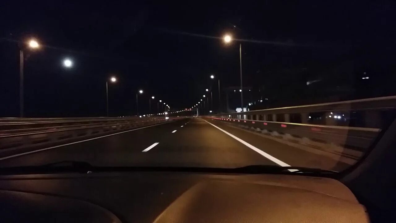 Ночная м4. Крымский мост ночью. ночная дорога в крым. ночная дорога мост. ночная трасса м4.