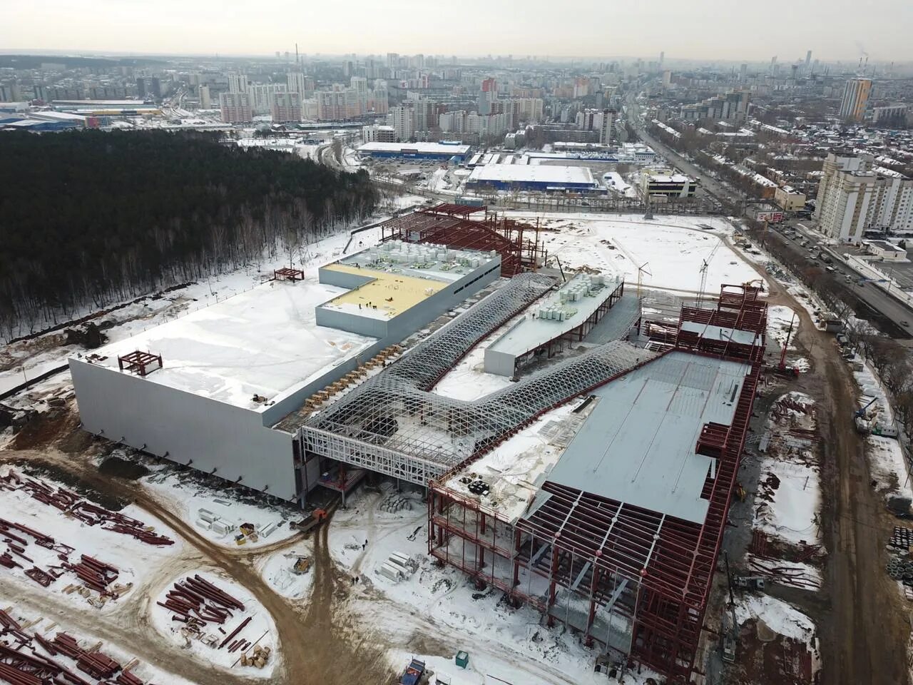 Торговый центр Veer Mall Екатеринбург. Торговый центр веер Молл Екатеринбург. Новый торговый центр в Екатеринбурге на Космонавтов. Проспект Космонавтов веер Молл.