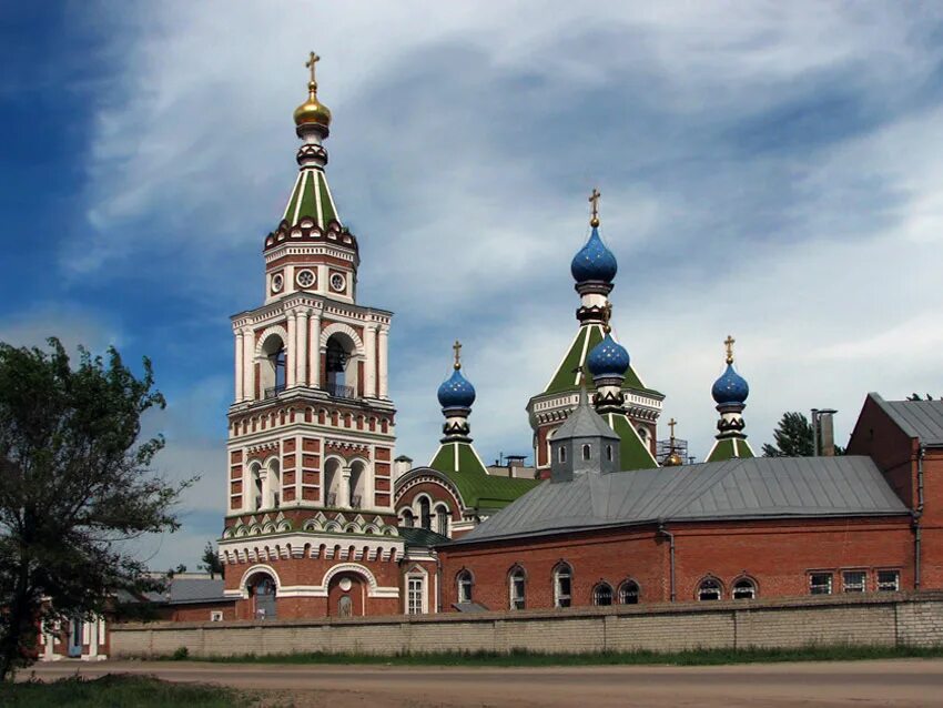 Казанский храм в отрожке воронеж. Храм у максимира воронеж. Казанская икона божией матери в воронеже в храме. Воронежский храм в отрожке воронеж казанской божьей матери. Церковь казанской божьей матери воронеж.