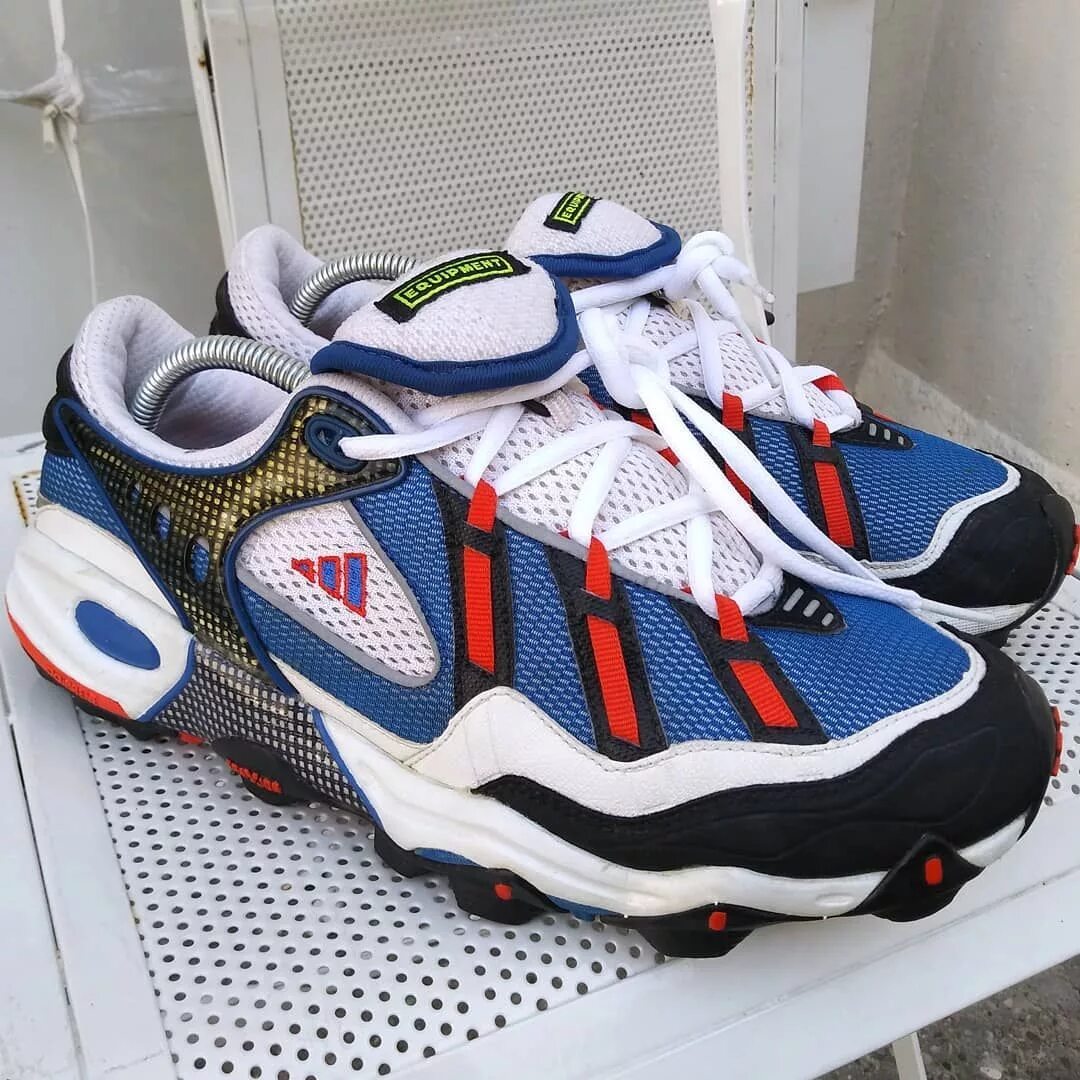 Кроссовки адидас 90 годов. Adidas Torsion 1999. Кроссовки adidas Equipment 1999. Кроссовки adidas Adiprene 1999. Кроссовки адидас Эквипмент 90.