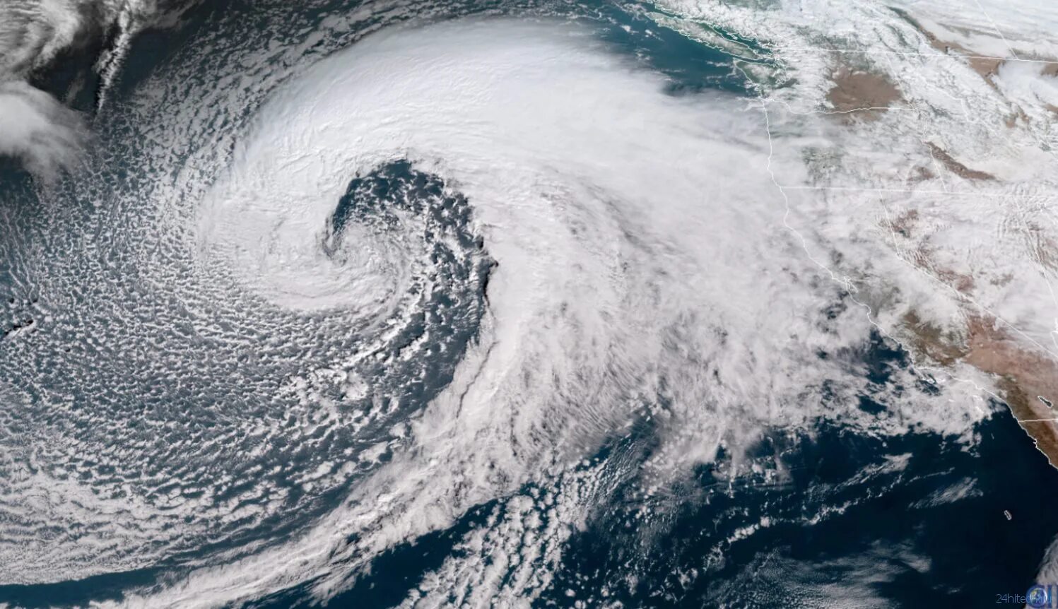 Тихий океан осадки. Тихий океан шторм. Штормы и ураганы в тихом океане. Смерч в тихом океане. Гавайи шторм 2023.