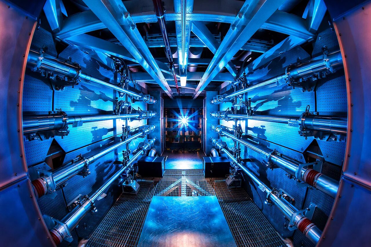 Ядерная и термоядерная энергия. Термоядерный реактор nif. National ignition facility nif. Lawrence Livermore National Laboratory. Термоядерный реактор в Ливерморской национальной лаборатории.