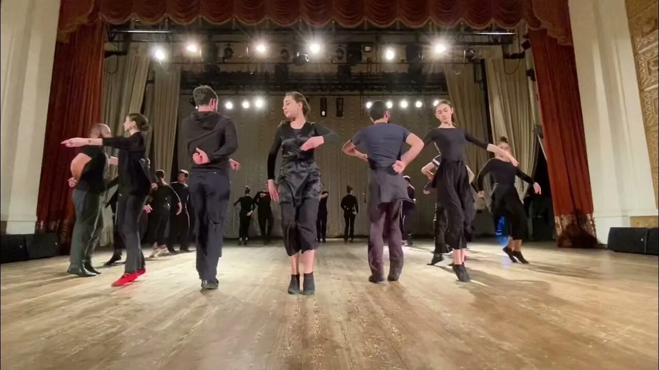 Абхазские народные инструменты музыкальные. Абхазы мужчины. Абхазские танцы. Ансамбль кавказ тарба. Абхазский танец музыка.
