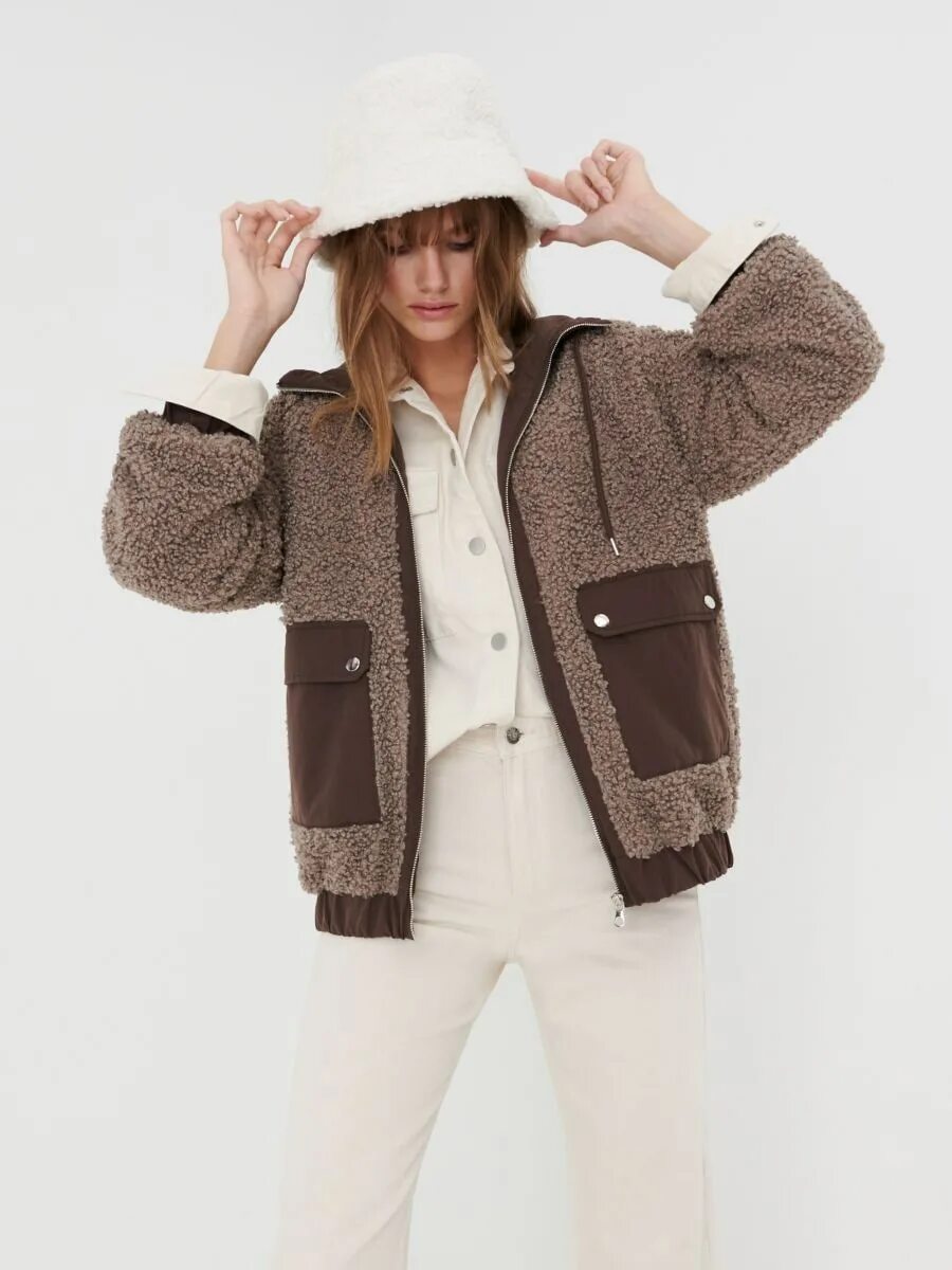 Куртка тедди зара. Куртка тедди. Куртка тедди. Куртка женская плюшевая короткая. Плюшевая комбинированная куртка.