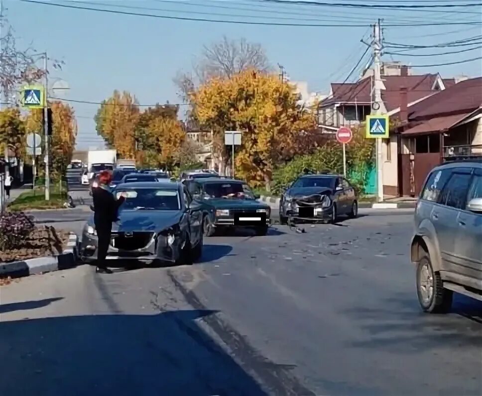 Авария на куйбышева. ДТП В Батайске на Куйбышева Ленинградская. Авария в Батайске сегодня на Куйбышева.