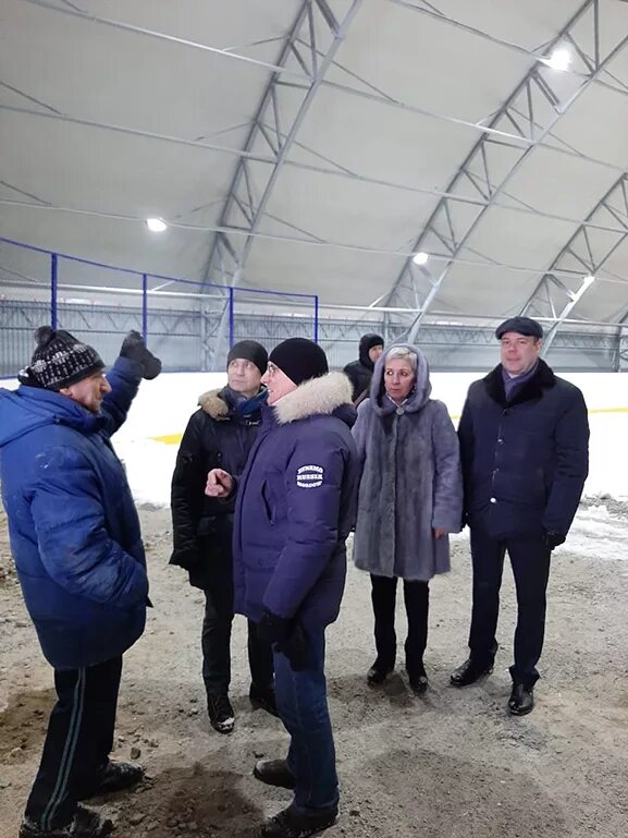 Погода в сегеже на 10. Крытая хоккейная площадка сегежа. крытый каток сегежа. каток в сегеже. сегежа хоккейная коробка.