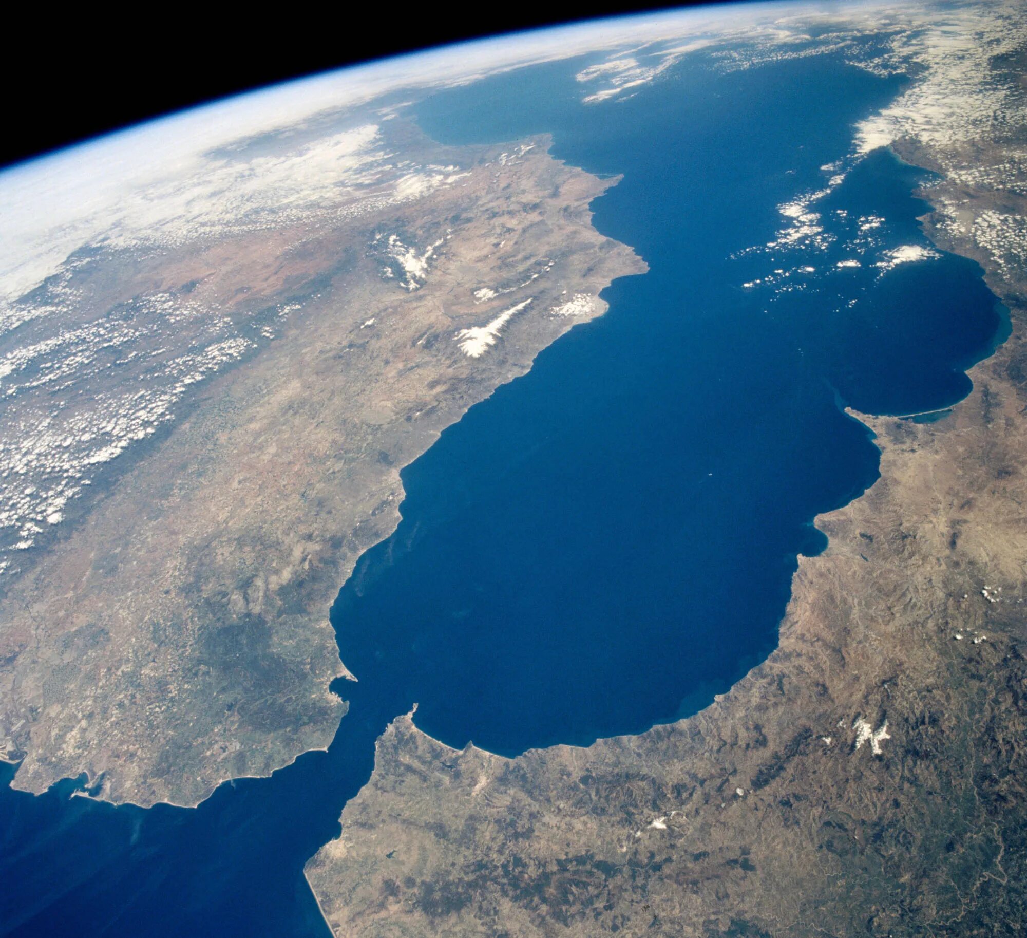 Проливы соединяющие атлантический океан. Гибралтарский пролив. Гибралтарский пролив (Испания — Марокко). Гибралтарский пролив и Средиземное море. Атлантический океан Гибралтарский пролив.