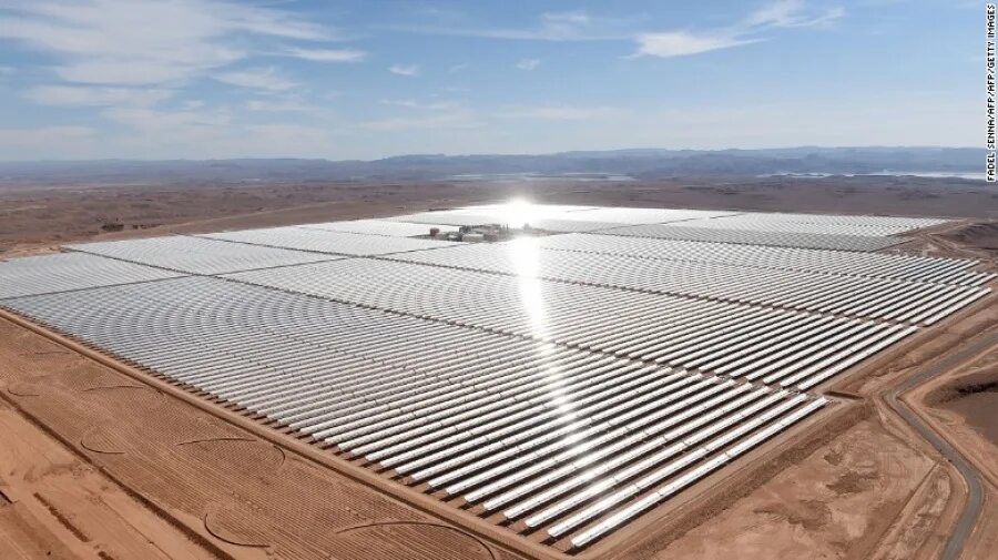 Какая электростанция самая крупная. Уарзазат Солнечная электростанция. Солнечная электростанция Нур в Марокко. Марокко Солнечная электростанция Варзазат. Батагай Солнечная электростанция.