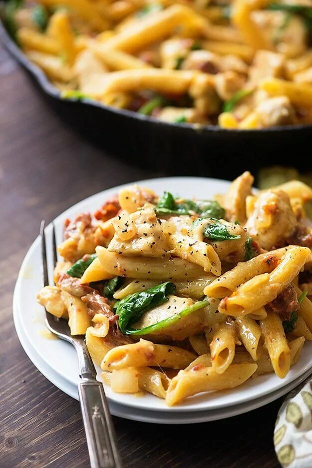 Макароны с курицей на сковороде фото Такие Макароны любят все! Макароны с курицей всегда выручают! Макароны спиральки