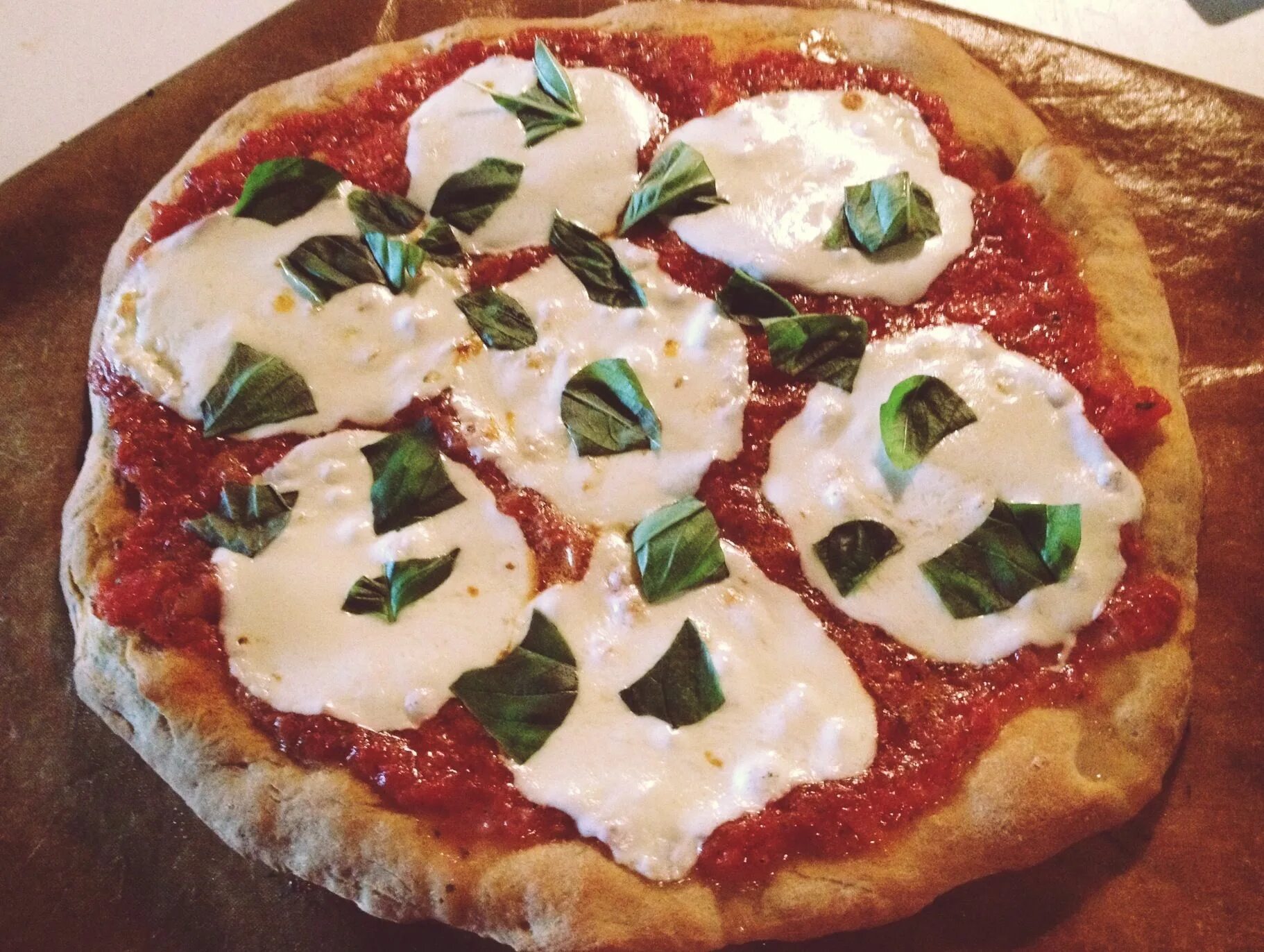 Пицца моцарелла. Margherita with Fresh mozzarella. Пицца моцарелла Жерар. Моцарелла для пиццы. Горячая пицца.