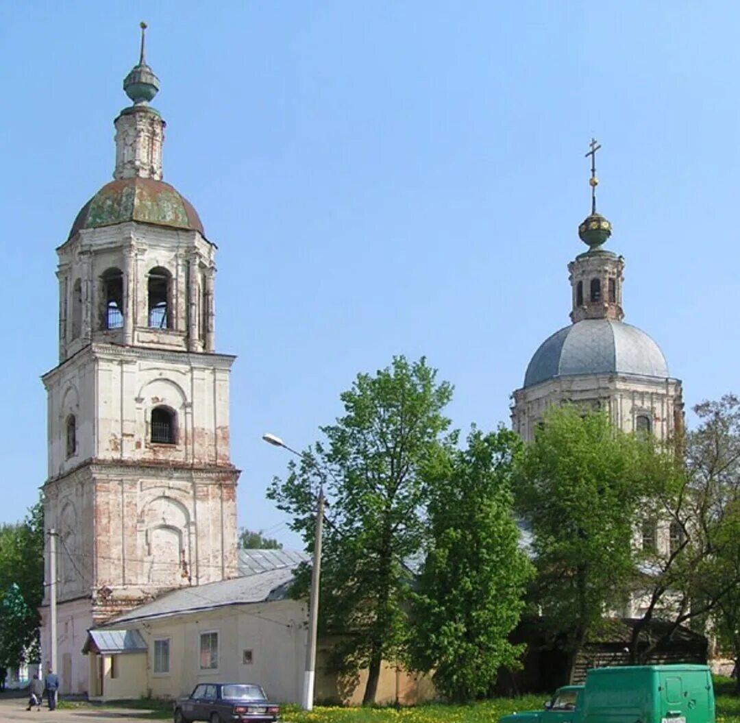 Троицкое московская область фото. Церковь Троицы Живоначальной Зарайск. Троицкая Церковь Зарайск. Город Зарайск Московская область церкви. Зарайск Живоначальной Троицы фото.