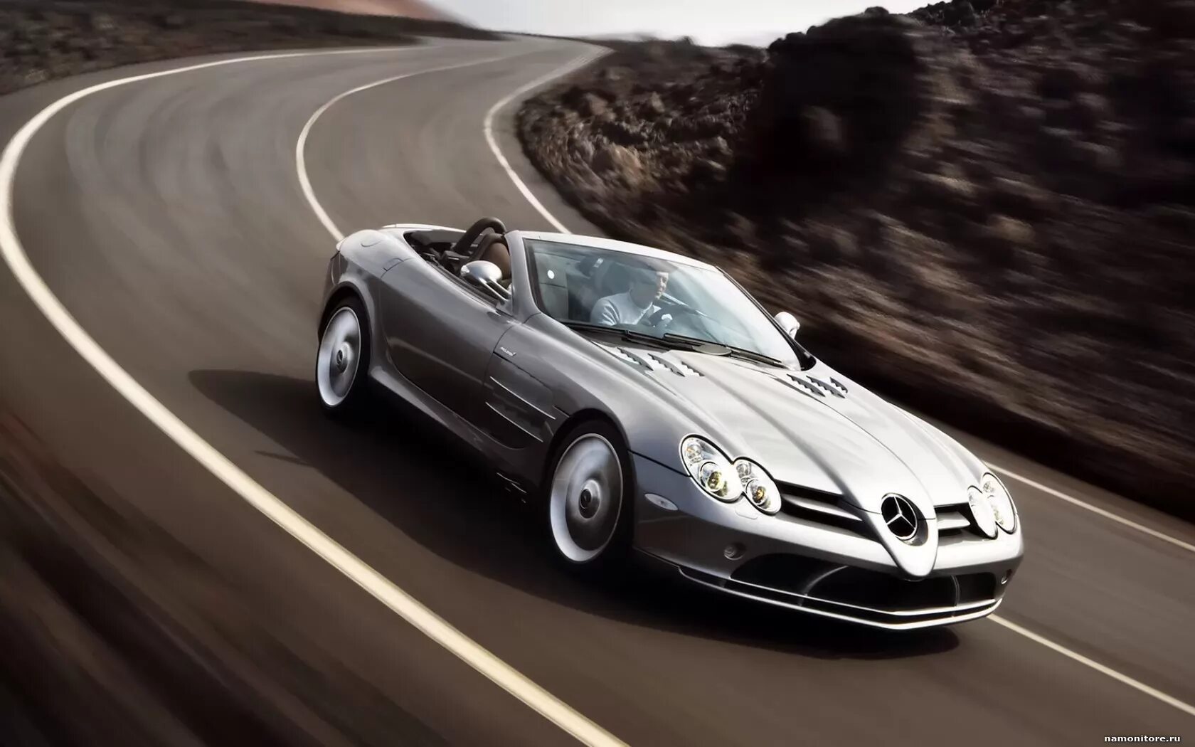 Спокойные машины. Mercedes-Benz SLR MCLAREN. Мерседес СЛР Макларен. Mercedes MCLAREN SLR кабриолет.