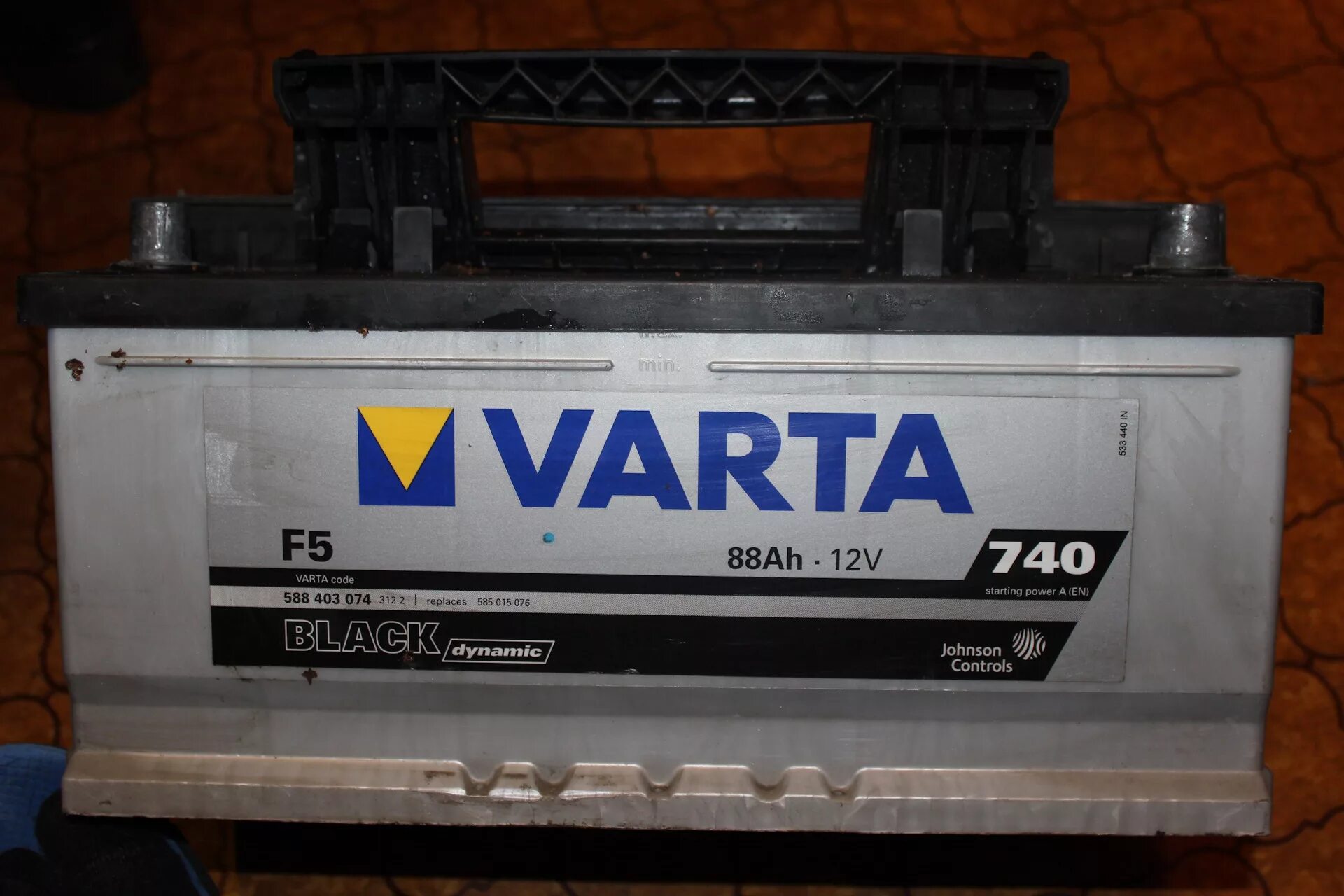 Varta Asia правый плюс 65 a/h. Varta 240 Ah маркировка. Varta 588е 403 074 Black Dynamic. Varta 1207. Varta asia