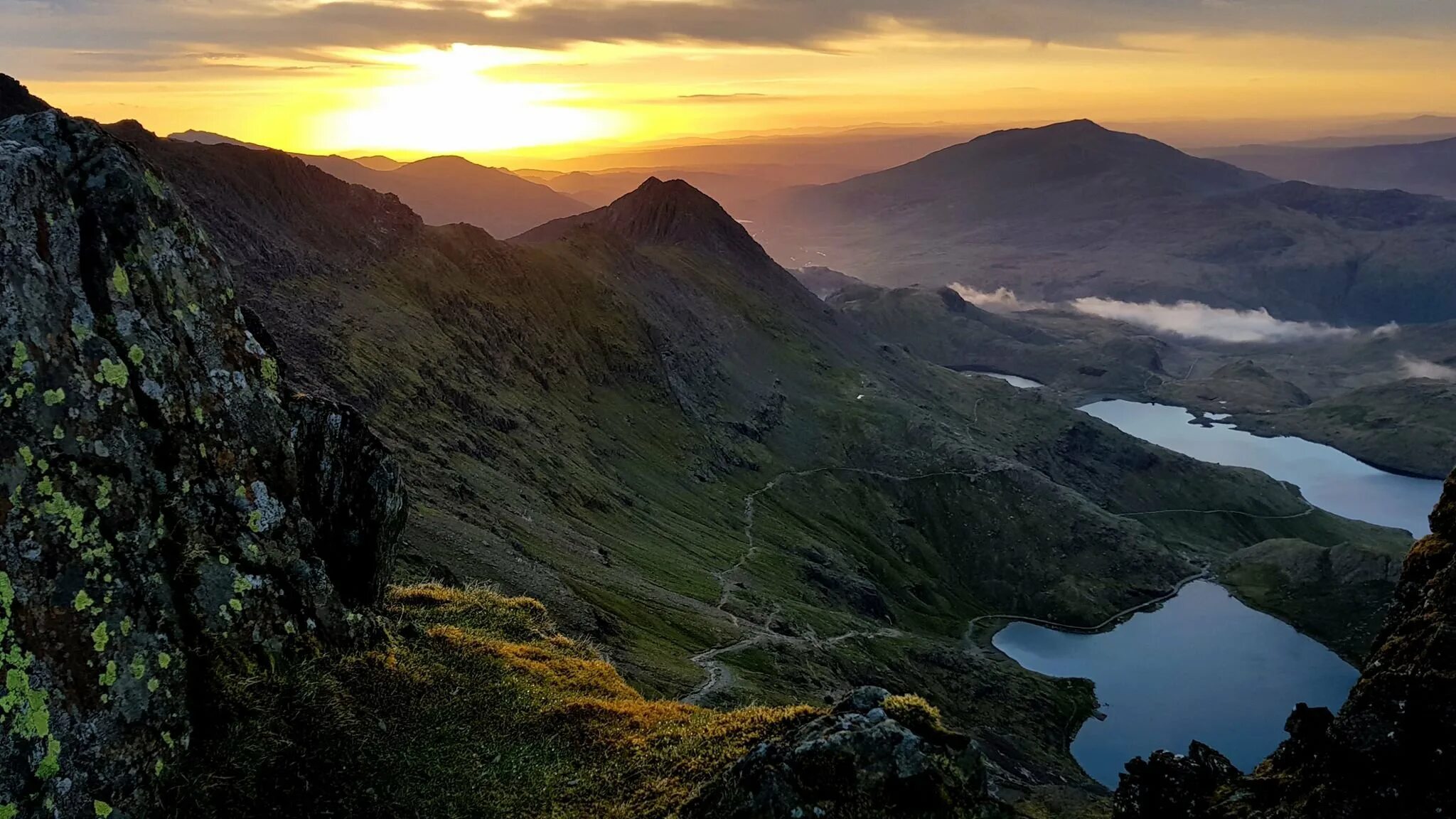 Mountains of great britain. Гора Сноудон в Уэльсе. Сноудония национальный парк. Сноудония Великобритания. Парк Сноудония в Великобритании.