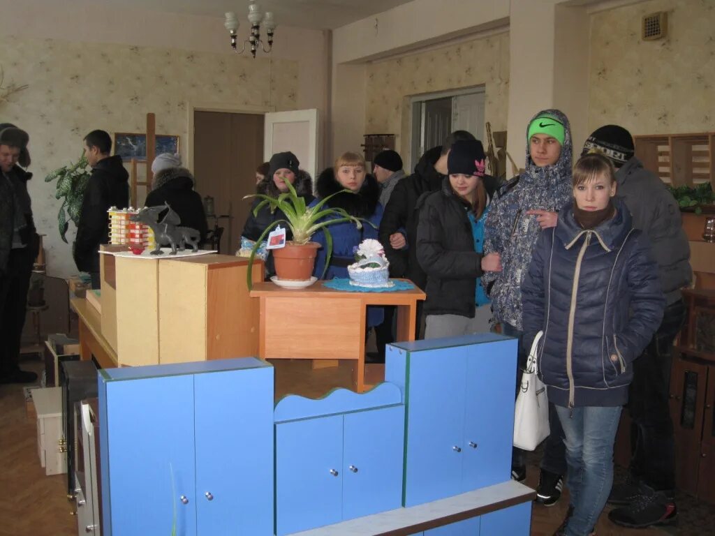 Мсмт магнитогорский строительно-монтажный техникум магнитогорск. Советская 106 магнитогорск колледж. Студенты магнитогорска. Глава в строительно монтажном техникуме магнитогорск. Магнитогорский строительный колледж 2006-2009.