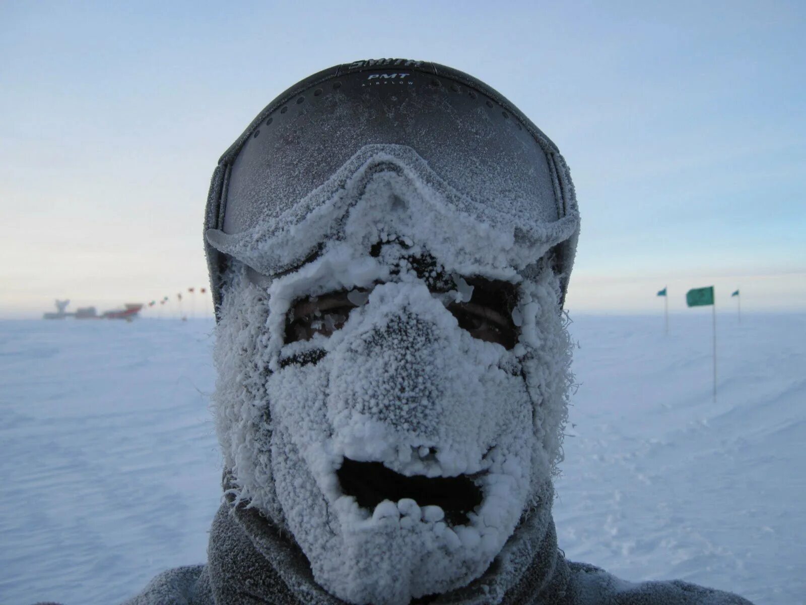 Эх холода холода холода. Маска для лыжников от Мороза. Иней на лице. Морозное лицо.