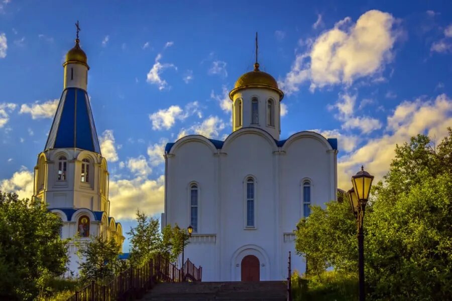 Спас на водах мурманск высота. Морской православный храм спас-на-Водах Мурманск. Храм Спаса Нерукотворного в Мурманске (спас-на-Водах). Спас на Водах Мурманск. Храм Спаса на Водах Мурманск летом.