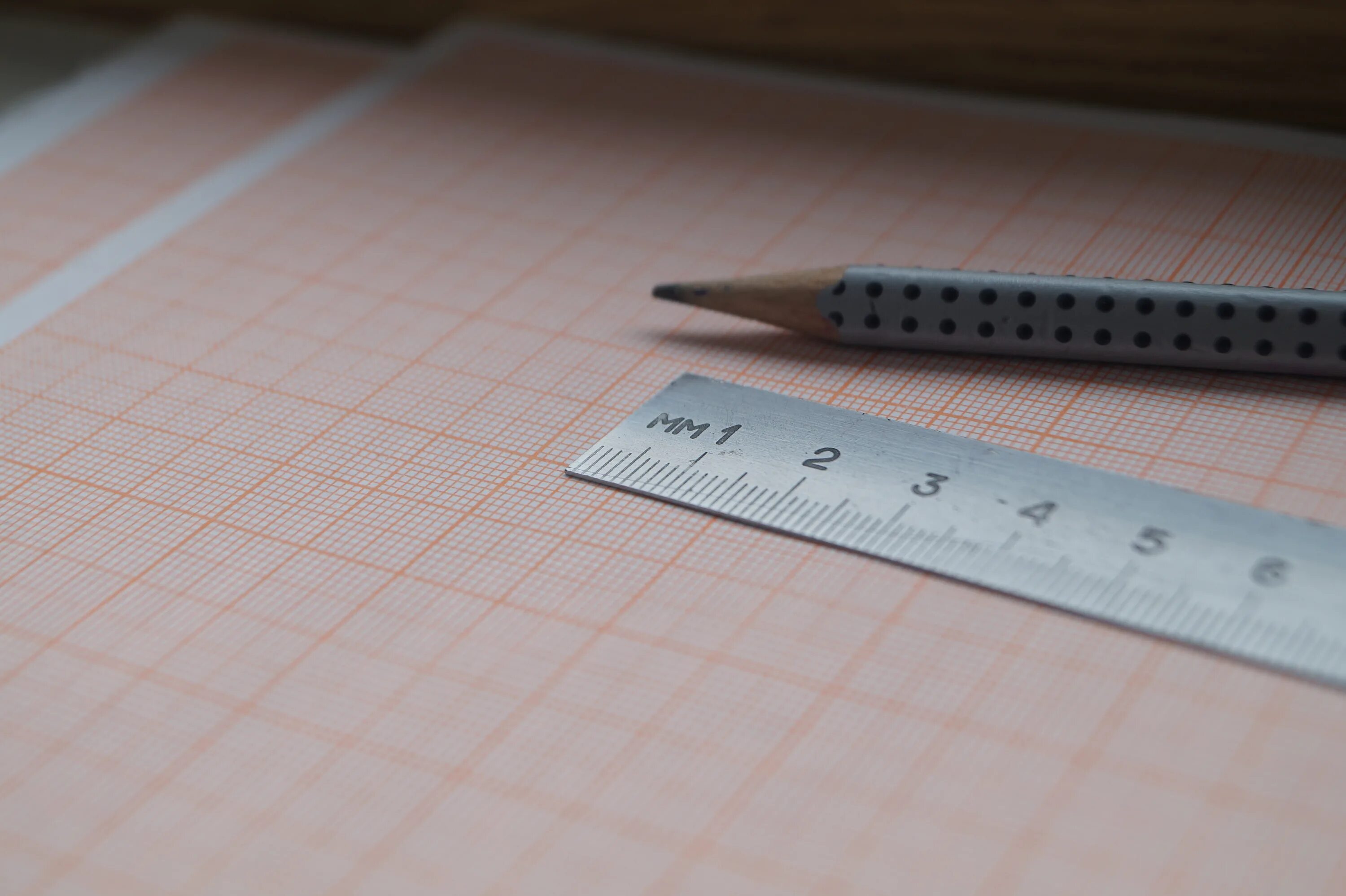 погрешность миллиметровой бумаги