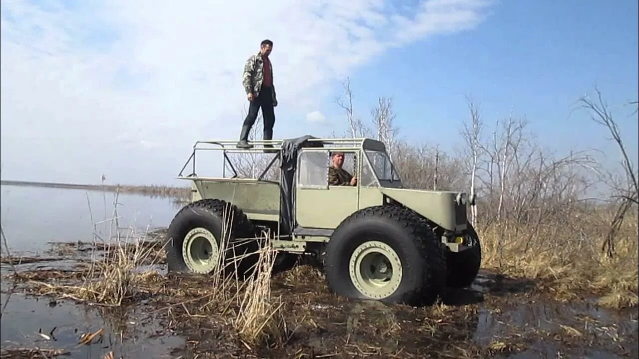 Снегоболотоход беркут в тюмени. Вездеход егерь тополь про. Вездеход в болоте. Бортоповоротный вездеход тайфун. Квадроцикл росомаха атв.