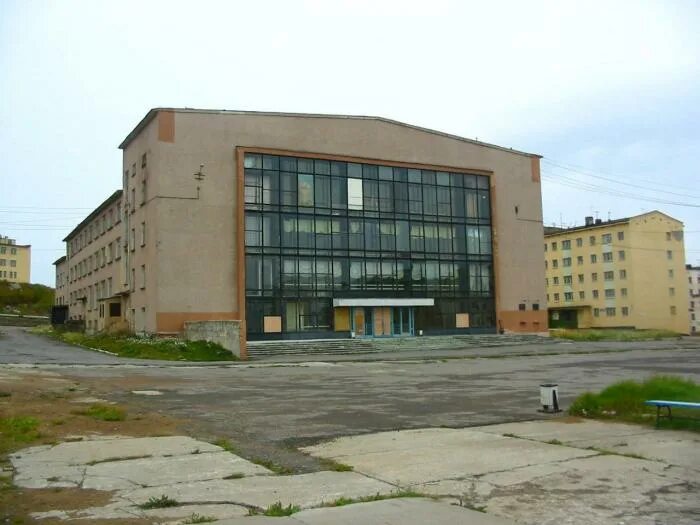 Кирова 7 дом офицеров. Гаджиево дом офицеров. гремиха доф. город полярный мурманская область дом офицеров. дом офицеров североморск.