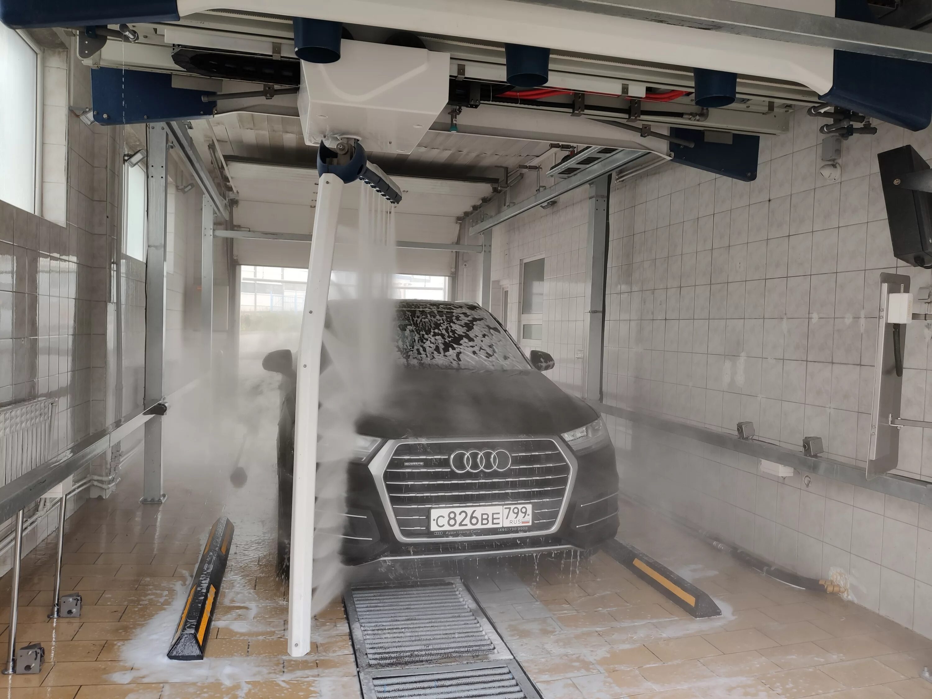 Смарт автомойка самообслуживания. Умная мойка car Wash. Робот КАРВОШ мойка. Автоматическая роботизированная мойка. Автомойка полевской