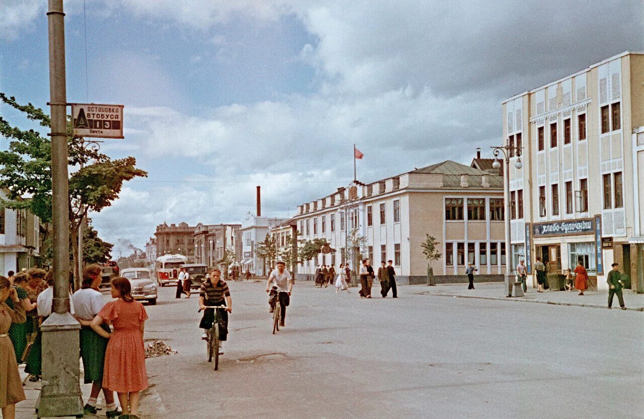 100 города советского. Южно-Сахалинск 1955. Южно-Сахалинск 1950-е.