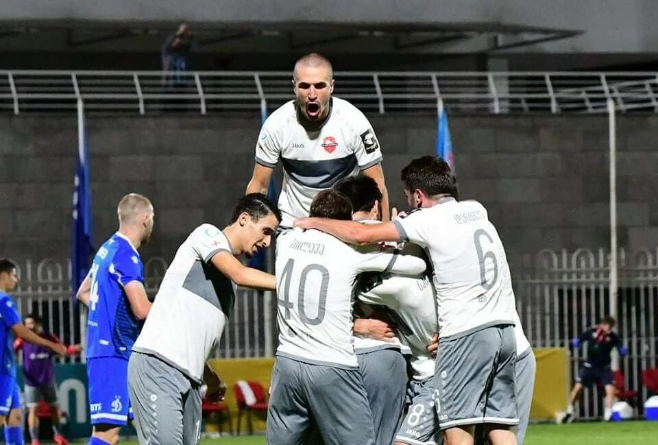 Локомотив 2 тбилиси. Локомотив тбилиси динамо москва. фк локо тбилиси. фк локомотив тбилиси. грузинское динамо.