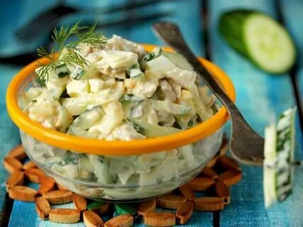 Салат с курицей маринованными огурцами яйцами