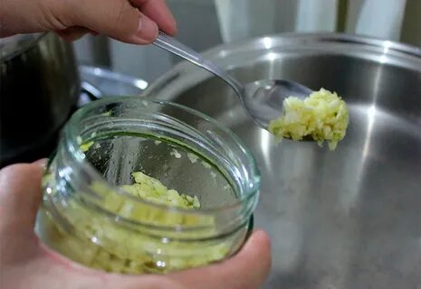 Приготовить настой чеснока