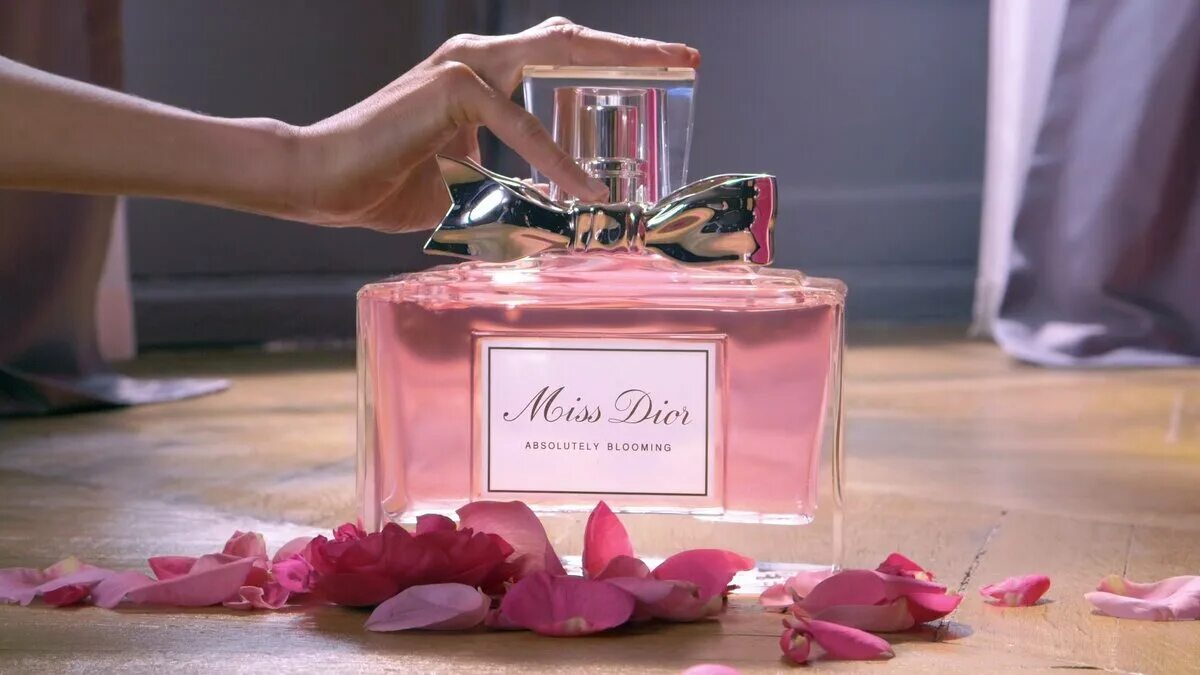 Christian Dior Miss Dior absolutely Blooming. Dior Miss Dior absolutely Blooming Eau de Parfum. Dior Miss Dior absolutely Blooming Lady 30ml EDP. Miss Dior absolutely Blooming 2016. Очень красивый аромат