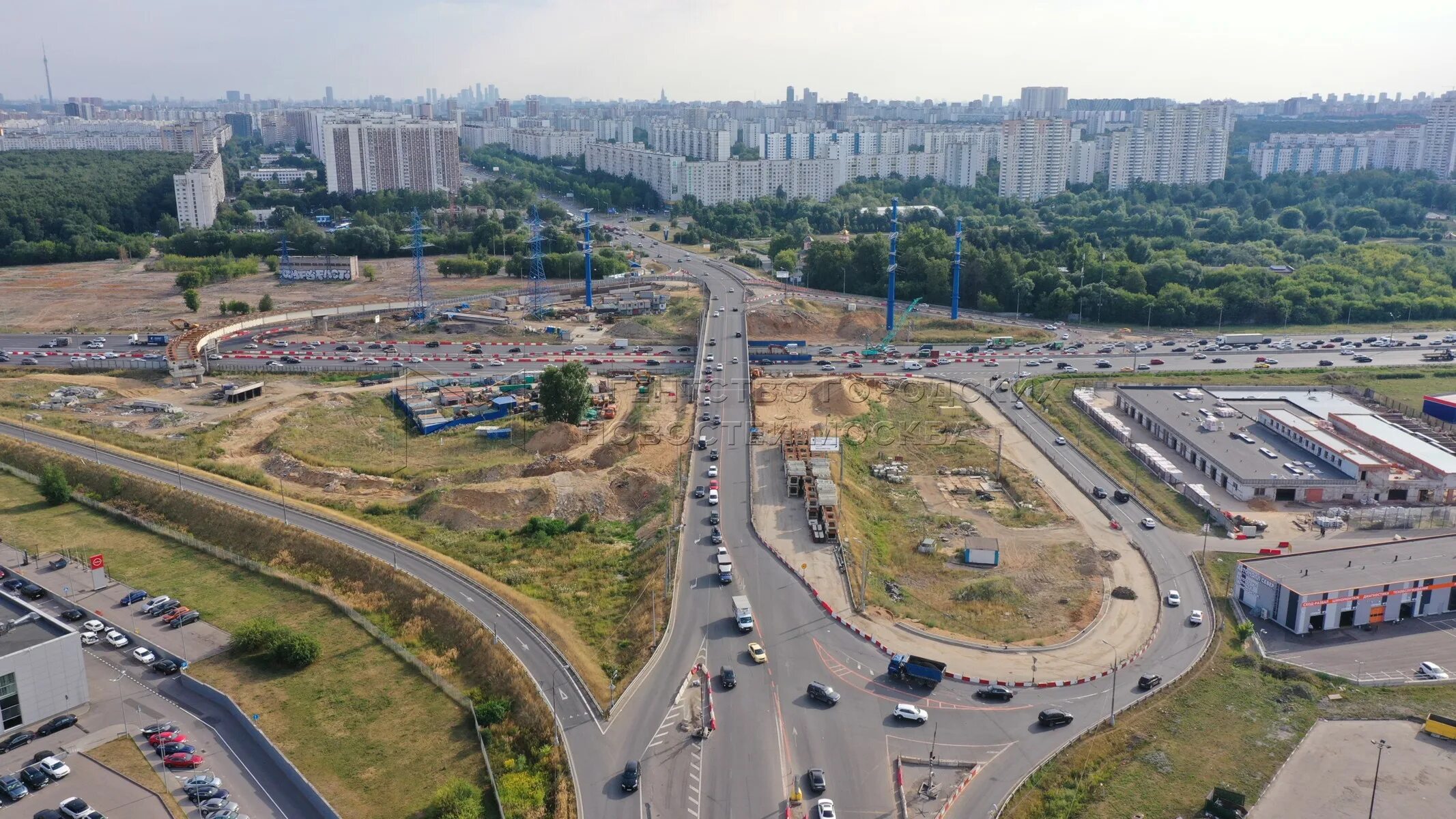 Дороги москвы реконструкция. МКАД. МКАД С квадрокоптера. Москва дорога. Развязка Рублевского шоссе и МКАД.