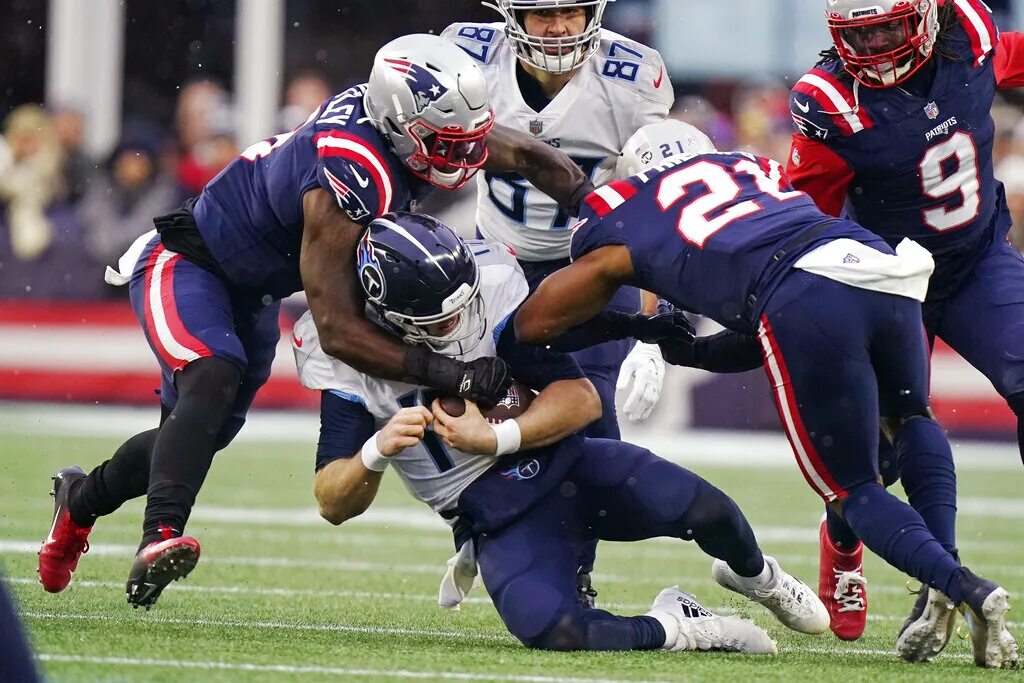 Titans 36. Титан 2008. Titan! reader. Лилит dc comics. Меган марсианка супергерл.