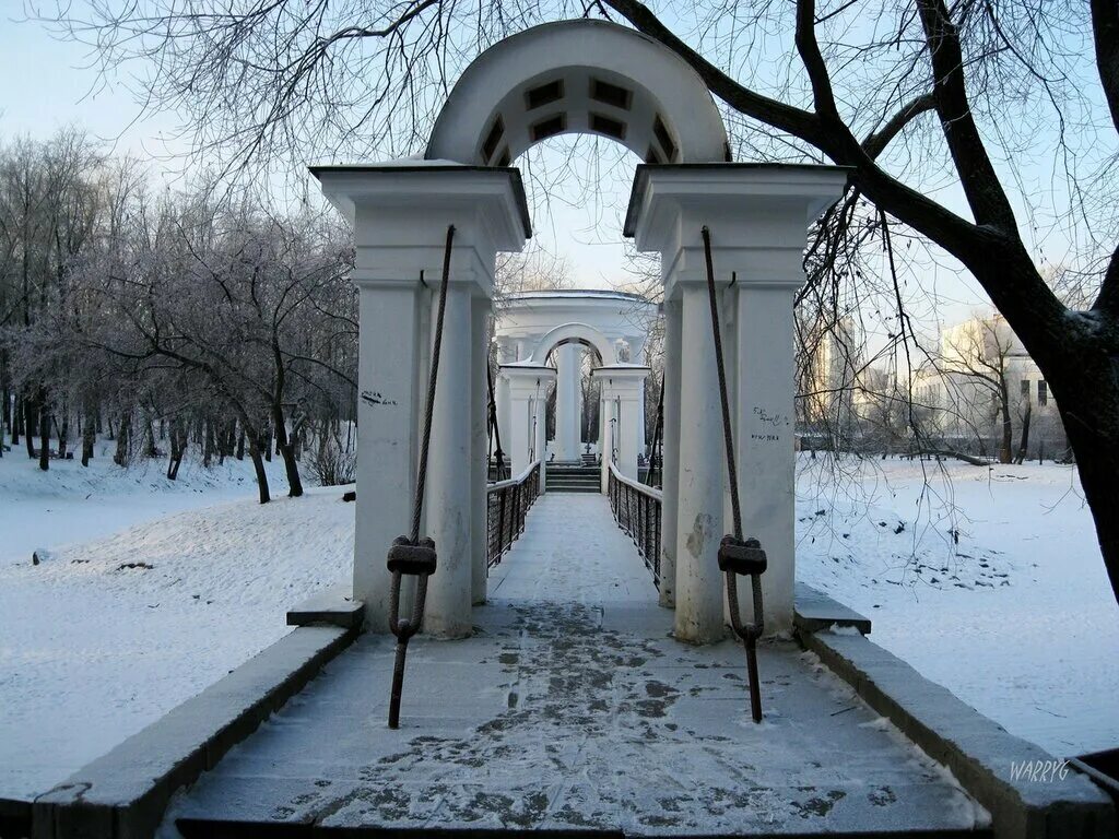 Екатеринбург парки зимой. Харитоновский парк ЕКБ. Ротонда Харитоновский парк. Харитоновский сад Екатеринбург. Ротонда в Харитоновском парке Екатеринбург.