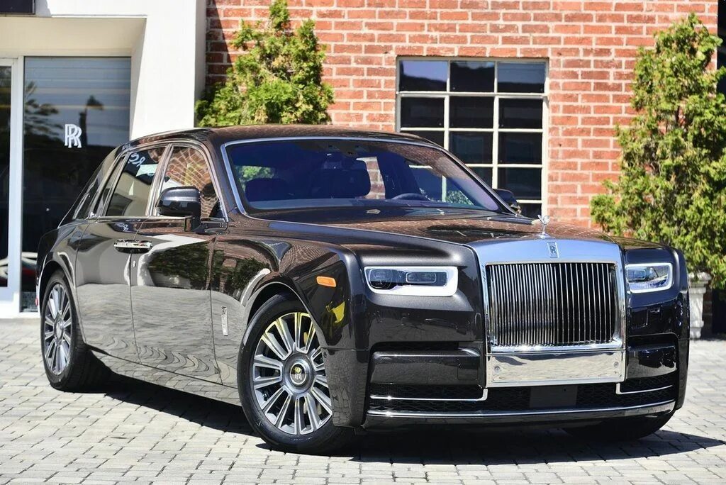 Роллс отзывы. Rolls Royce Phantom 2021. Rolls Royce Phantom 2019. Роллс Ройс Фантом 8. Rolls Royce Phantom 2020.