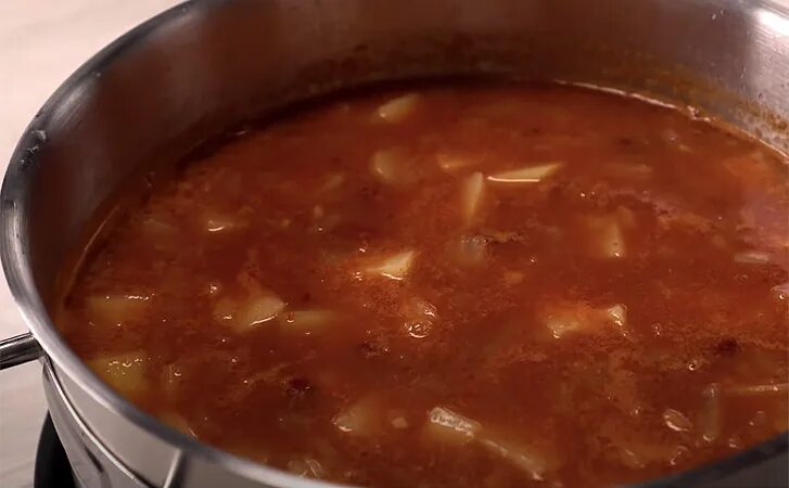 Шешамади грузинский. Борщ с курицей. Татариахни грузинский суп. Грузинский суп с фасолью. Грузинский суп с фасолью.