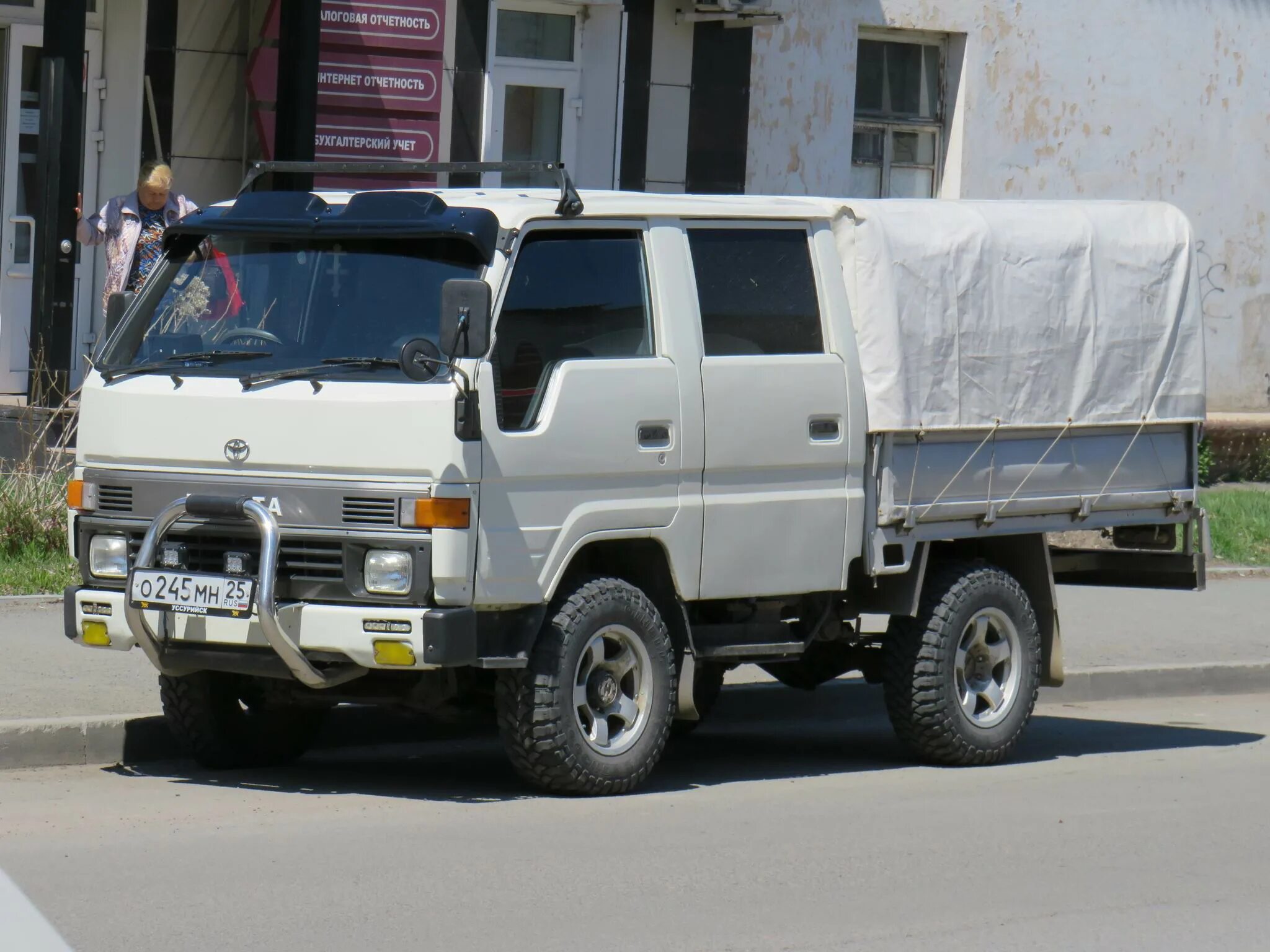 Тойота Хайс грузовик. Toyota Hiace 1992 грузовик. Тойота Хайс 4х4. Toyota Hiace 4x4.